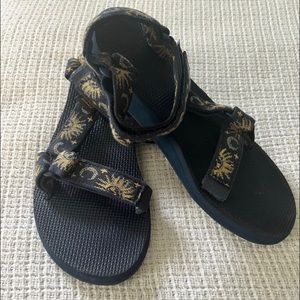 Teva Women’s Universal Sandal in Sun and Moon pattern